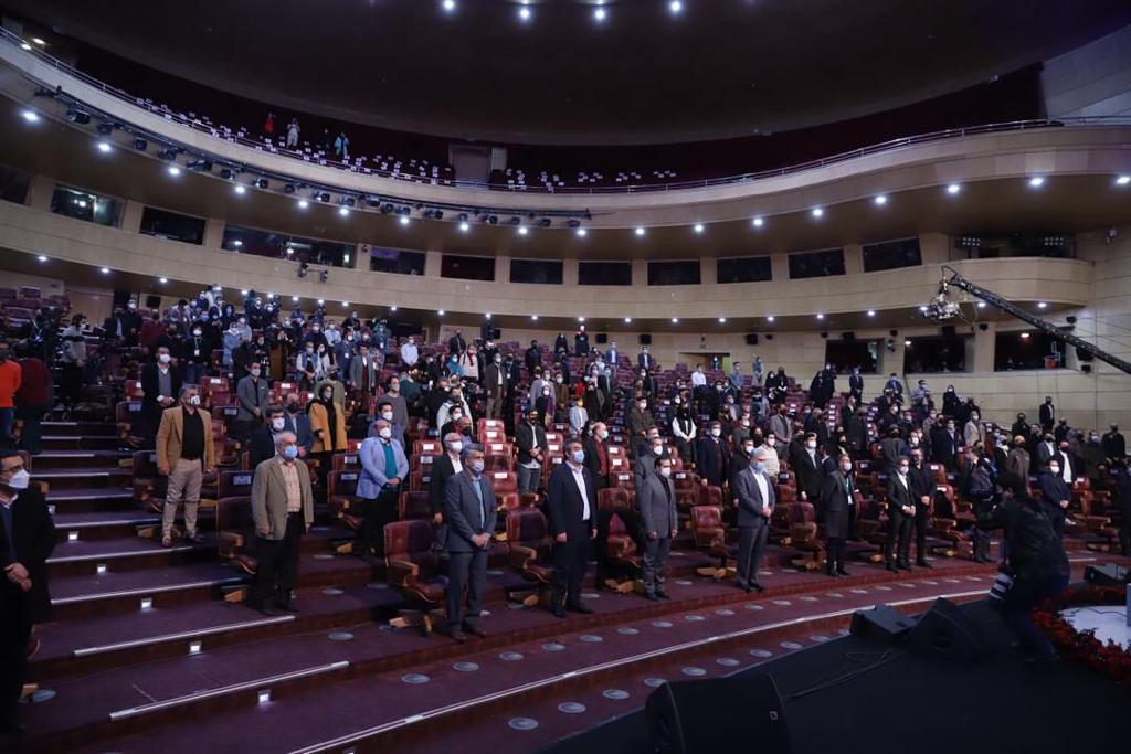 «یدو» با ۵ سیمرغ بهترین فیلم/ «ابلق» بهترین فیلم از نگاه بینندگان/ نادیده گرفته شدن قهرمانان ملی +تصاویر «یدو» با ۵ سیمرغ بهترین فیلم/ «ابلق» بهترین فیلم از نگاه بینندگان/ نادیده گرفته شدن قهرمانان ملی +تصاویر