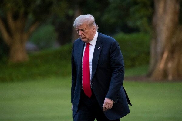 پرونده استیضاح ترامپ تحویل سنا داده شد پرونده استیضاح ترامپ تحویل سنا داده شد