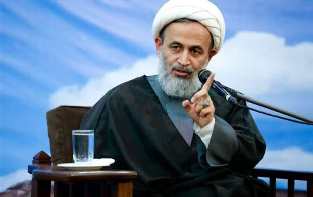 راز محبوبیت شهید سلیمانی از زبان استاد پناهیان راز محبوبیت شهید سلیمانی از زبان استاد پناهیان