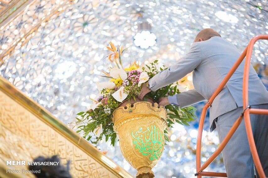 گل‌آرایی حرم حضرت اباعبدالله(ع)و حضرت عباس(ع)