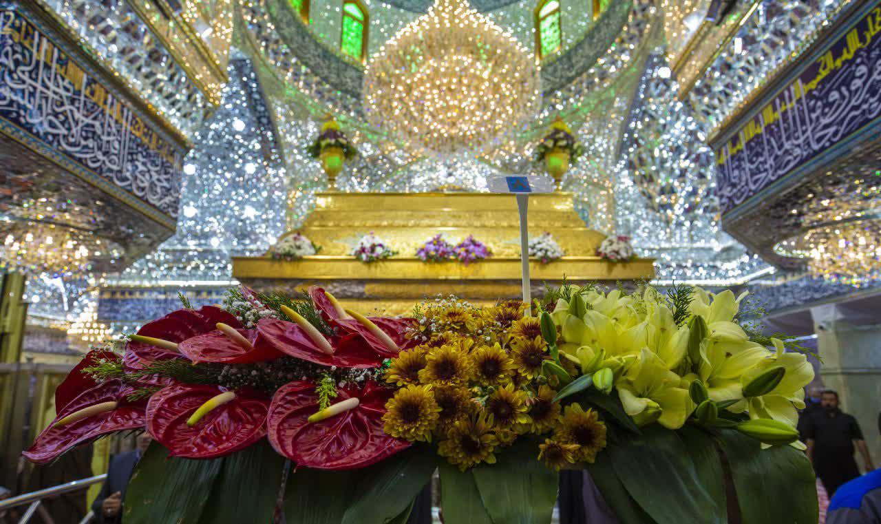 گل‌آرایی حرم حضرت اباعبدالله(ع)و حضرت عباس(ع)