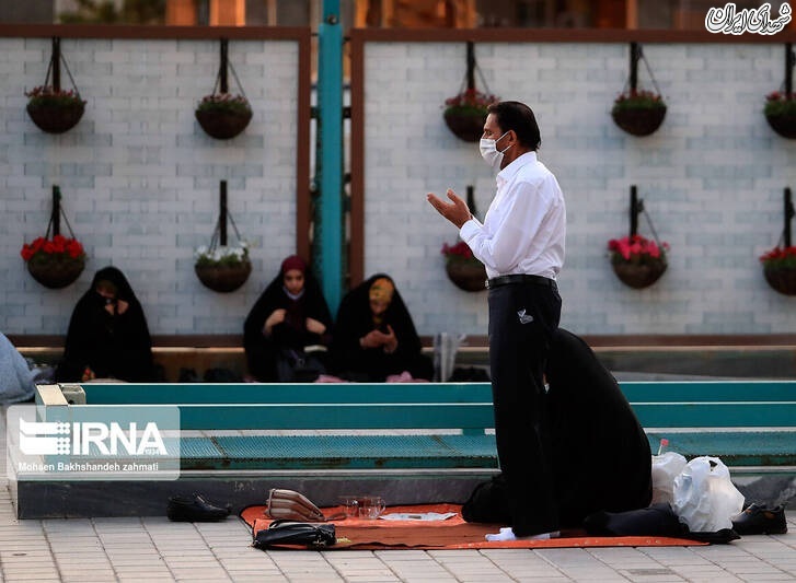 عکس/ زیارت امام رئوف در نیمه ماه رمضان عکس/ زیارت امام رئوف در نیمه ماه رمضان