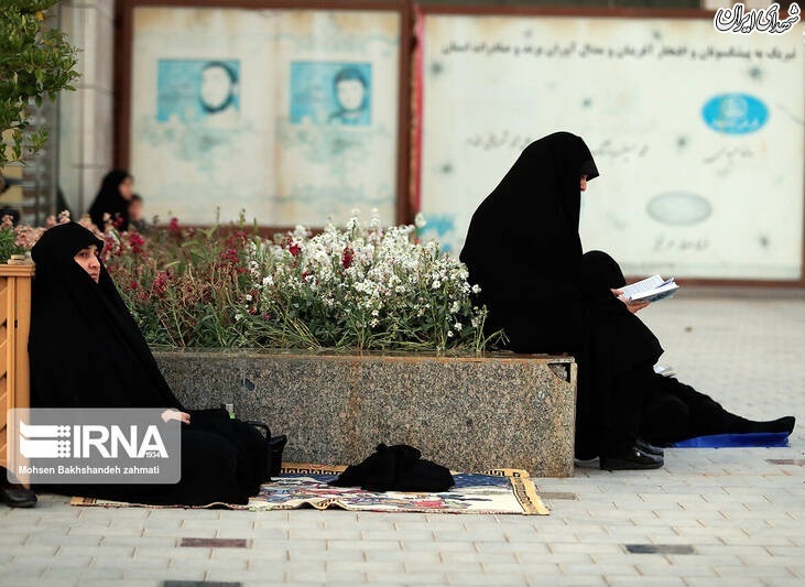 عکس/ زیارت امام رئوف در نیمه ماه رمضان عکس/ زیارت امام رئوف در نیمه ماه رمضان