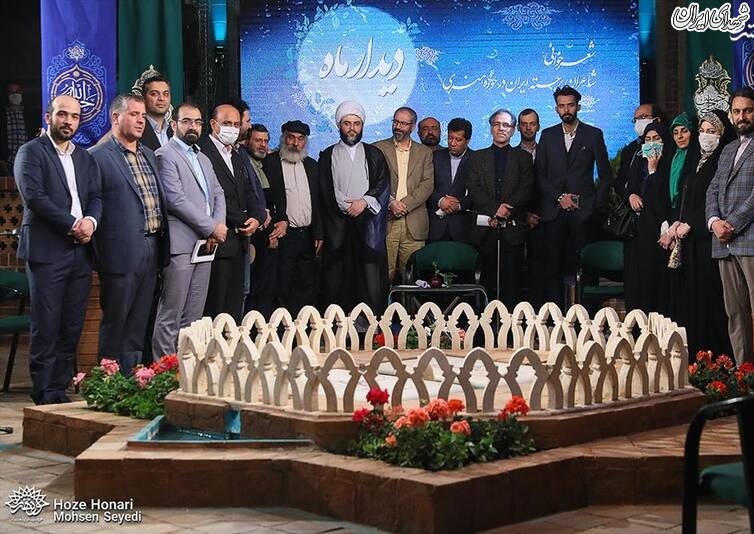 در محفل شعرخوانی حوزه هنری چه گذشت؟ در محفل شعرخوانی حوزه هنری چه گذشت؟