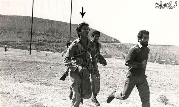 سردار سیاری چه نشانی را از رهبر انقلاب دریافت کرد؟ +تصاویر سردار سیاری چه نشانی را از رهبر انقلاب دریافت کرد؟ +تصاویر
