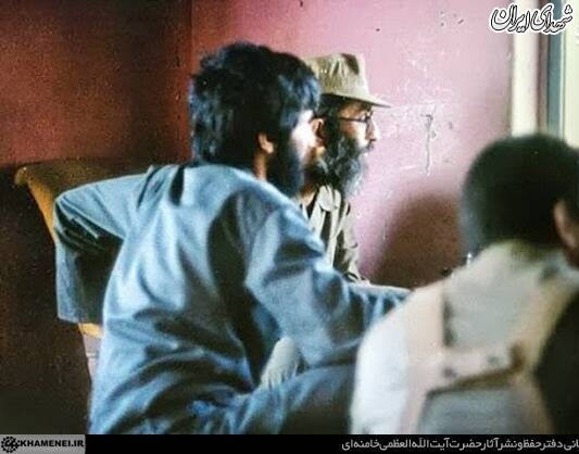 عکس/ رهبر انقلاب و شهید جهان‌ آرا در خرمشهر