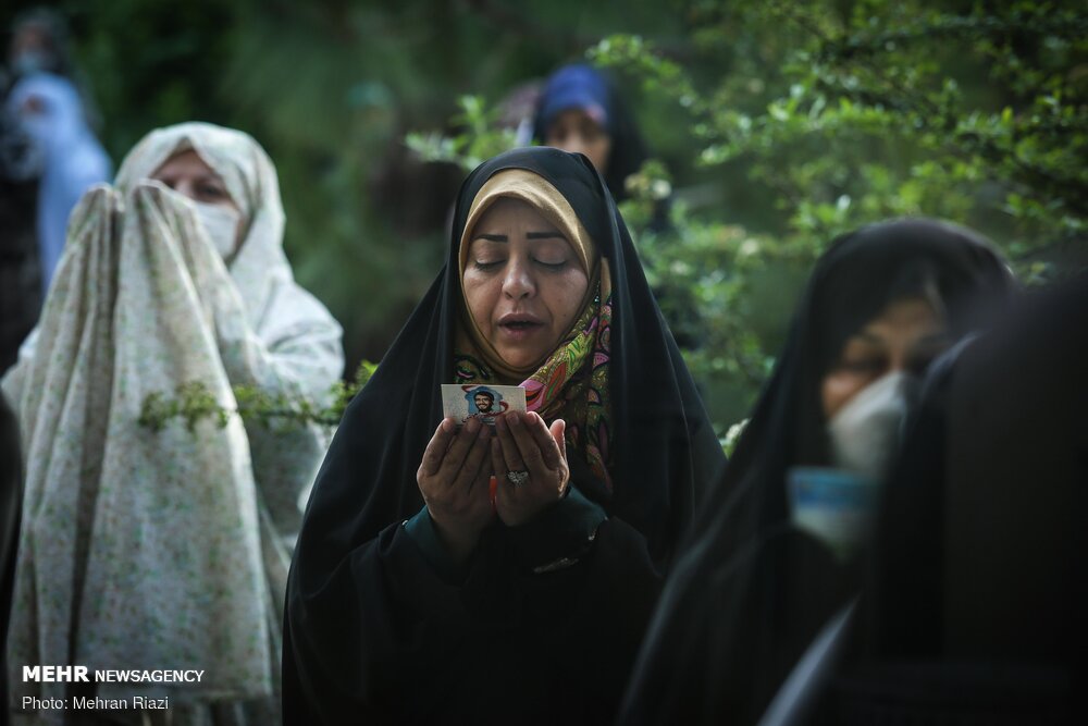 نماز عیدسعید فطر در دانشگاه تهران