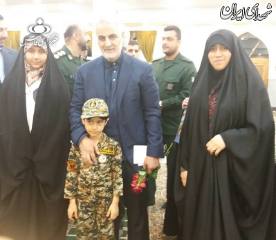 مکالمه عاشقانه مدافع حرم با همسرش در قلب دشمن مکالمه عاشقانه مدافع حرم با همسرش در قلب دشمن