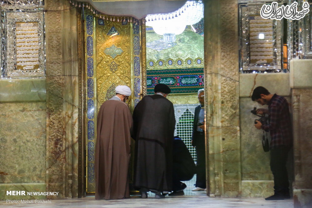 آیین شکرانه بازگشایی حرم مطهر حضرت معصومه (س) آیین شکرانه بازگشایی حرم مطهر حضرت معصومه (س)