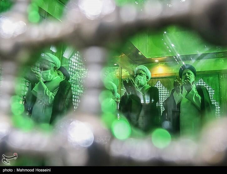عکس/ تجدید میثاق رئیس قوه قضائیه با آرمانهای امام خمینی(ره) عکس/ تجدید میثاق رئیس قوه قضائیه با آرمانهای امام خمینی(ره)