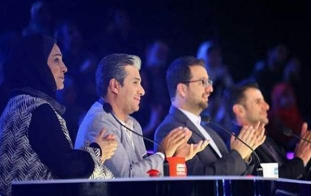 داوران «عصر جدید» تذکر گرفتند داوران «عصر جدید» تذکر گرفتند
