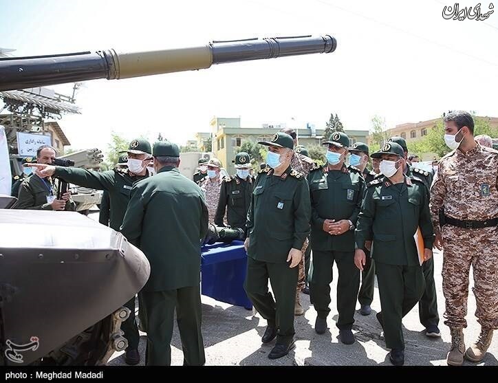 عکس/ بازدید سرلشکر سلامی از دستاوردهای نیروی زمینی سپاه