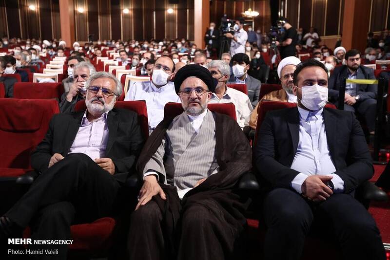 تکریم و معارفه رئیس «حوزه هنری» برگزار شد تکریم و معارفه رئیس «حوزه هنری» برگزار شد
