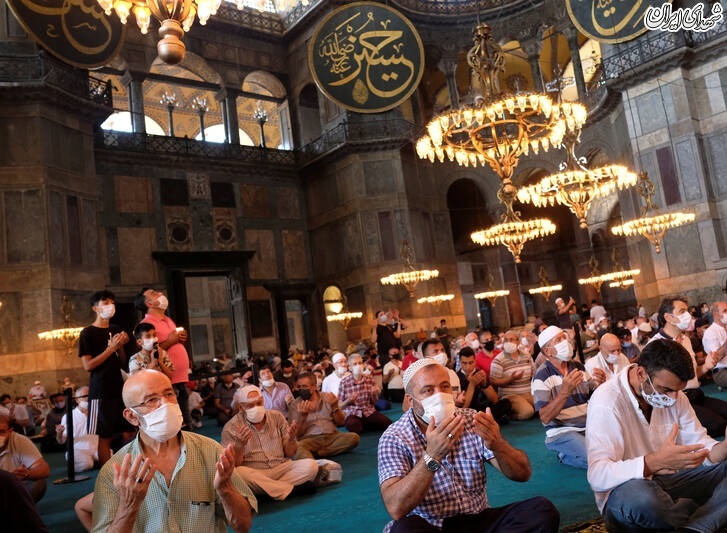 عکس/ نماز جماعت در مسجد ایاصوفیه پس از ۸۶ سال