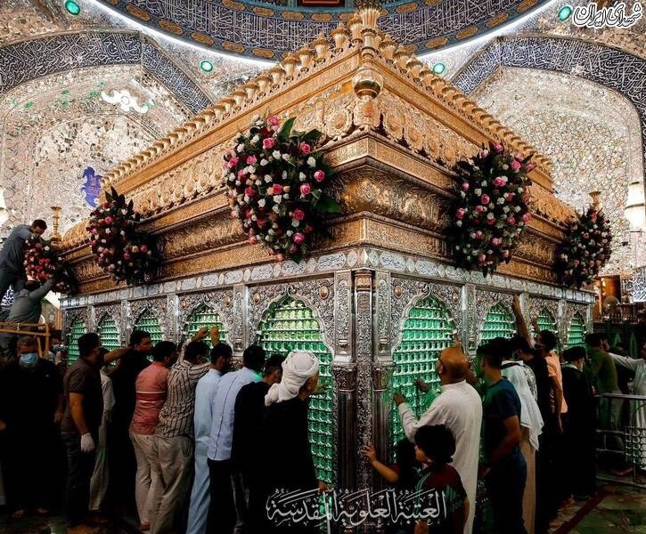عکس/ گل آرایی ضریح مبارک امام علی (ع)
