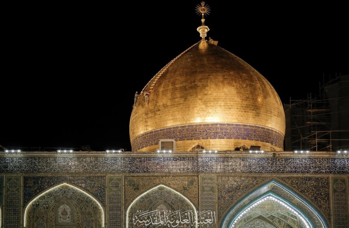 شستشوی گنبد حرم مطهر امیرالمومنین(ع)