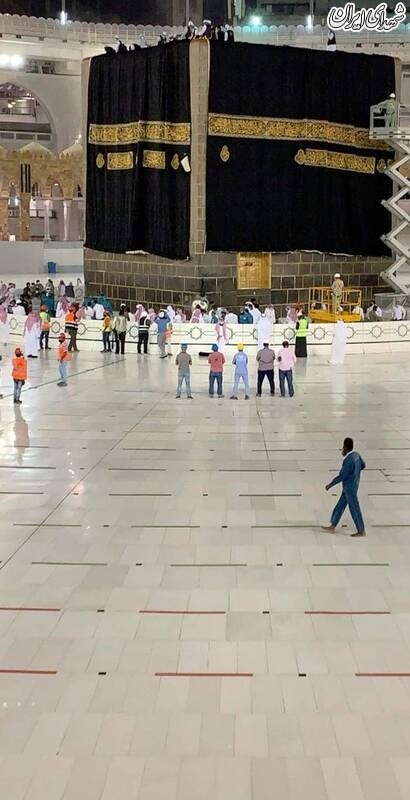 عکس/ تعویض پرده خانه خدا