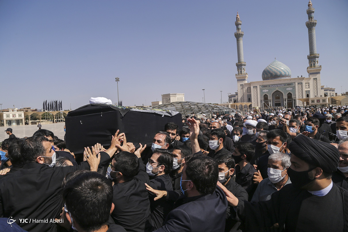 تشییع پیکر آیت الله صانعی