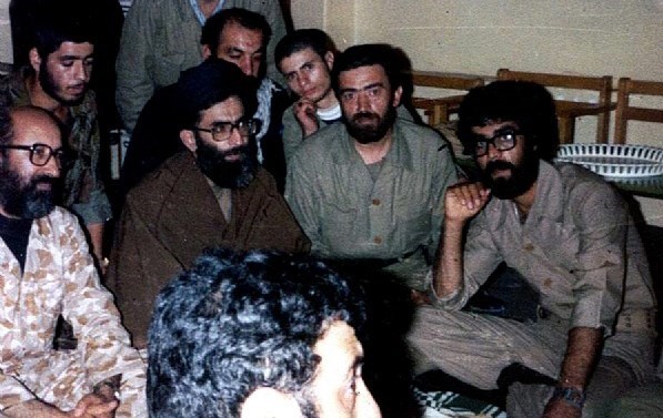 خاطرات محافظان آیتالله خامنهای از حضور در جبههها خاطرات محافظان آیتالله خامنهای از حضور در جبههها
