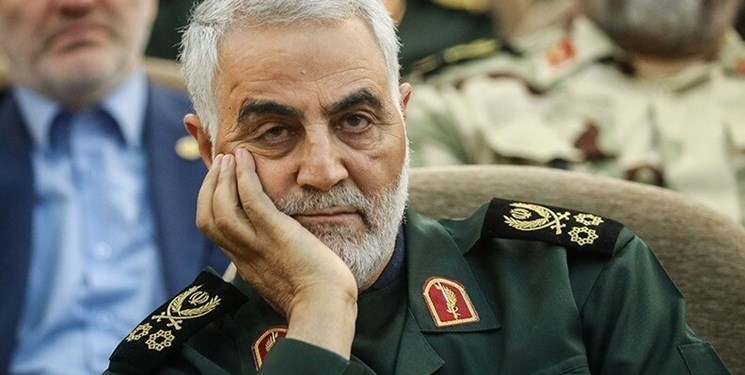 یادگاری «حاج قاسم» برای دختر شهید مدافع حرم+عکس یادگاری «حاج قاسم» برای دختر شهید مدافع حرم+عکس