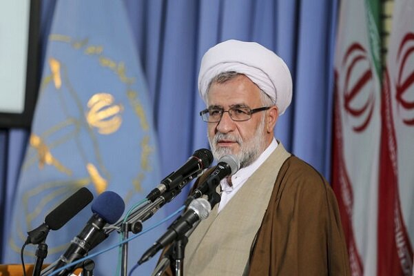 دولت هنوز غرامت جانباختگان هواپیمای اوکراینی را نداده است دولت هنوز غرامت جانباختگان هواپیمای اوکراینی را نداده است