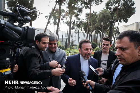 پاسخ واعظی درباره آمار مدیران متخلف در نهاد ریاست جمهوری پاسخ واعظی درباره آمار مدیران متخلف در نهاد ریاست جمهوری