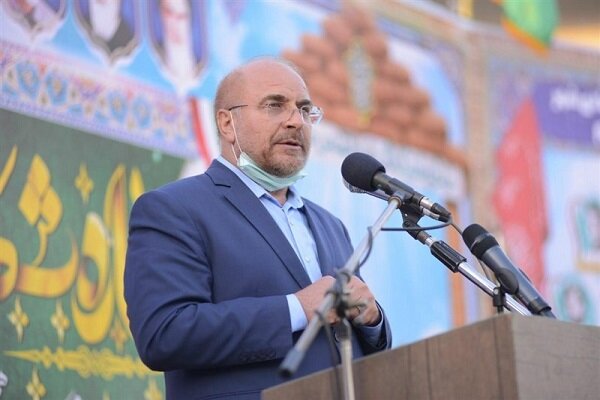 ۸۰ درصد اقتصاد به دولت متکی است ۸۰ درصد اقتصاد به دولت متکی است