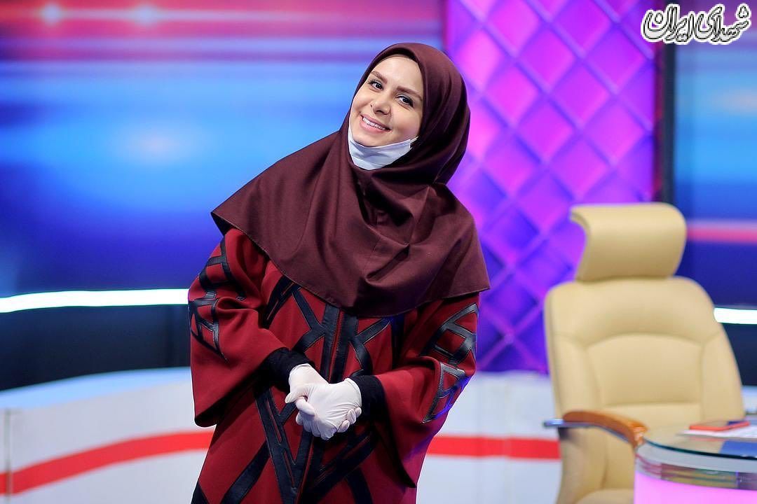 تفاوت حجاب خانم مجری از تلویزیون تا بیرون +تصاویر