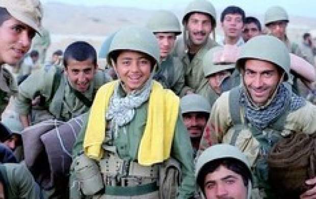 شهید خرازی در آغوشم گرفت و گفت باید ماسک بزنی شهید خرازی در آغوشم گرفت و گفت باید ماسک بزنی