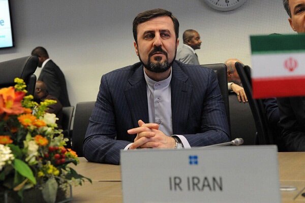 کارهای غلط خود را به گردن دیگران نیندازید کارهای غلط خود را به گردن دیگران نیندازید