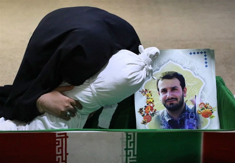 در بدترین شرایط جامعه بر اعتقادات خود استوار بمانید در بدترین شرایط جامعه بر اعتقادات خود استوار بمانید