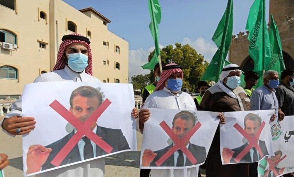 تجمع اعتراضی فلسطینی ها به گستاخی اخیر ماکرون