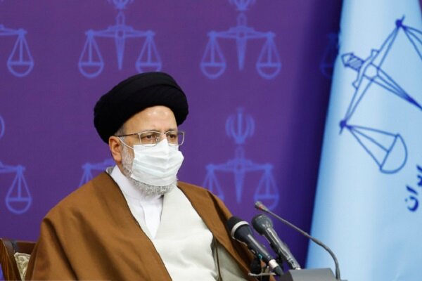 آرمانخواهی دانشجو از جنس مطالبات احزاب سیاسی نیست آرمانخواهی دانشجو از جنس مطالبات احزاب سیاسی نیست