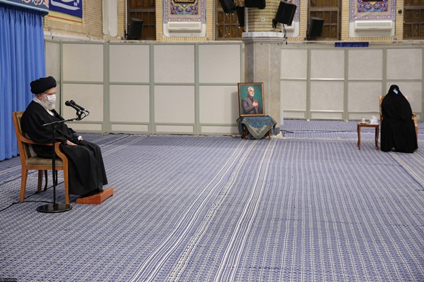 دیدار دستاندرکاران مراسم سالگرد شهید سلیمانی با رهبر معظم انقلاب دیدار دستاندرکاران مراسم سالگرد شهید سلیمانی با رهبر معظم انقلاب