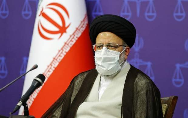 «طراحان و حامیان» ترور همانهایی هستند که اول «تحریم» میکنند و سپس با کراوات پای میز «مذاکره» آمده و همزمان در خیابان با اسلحه آدم میکشند «طراحان و حامیان» ترور همانهایی هستند که اول «تحریم» میکنند و سپس با کراوات پای میز «مذاکره» آمده و همزمان در خیابان با اسلحه آدم میکشند