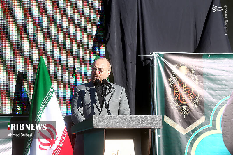 تشییع باشکوه ۱۵۰ شهید دفاع مقدس در تهران