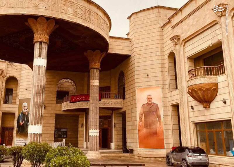 تصویر حاج قاسم در کاخ صدام