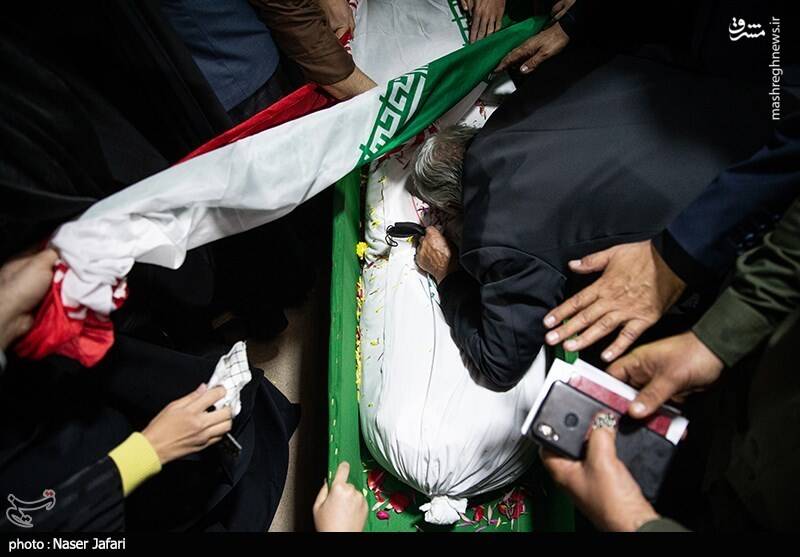 عکس/ بازگشت پیکر شهید مدافع حرم بعد از ۶ سال عکس/ بازگشت پیکر شهید مدافع حرم بعد از ۶ سال