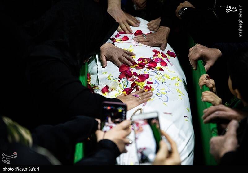 عکس/ بازگشت پیکر شهید مدافع حرم بعد از ۶ سال عکس/ بازگشت پیکر شهید مدافع حرم بعد از ۶ سال
