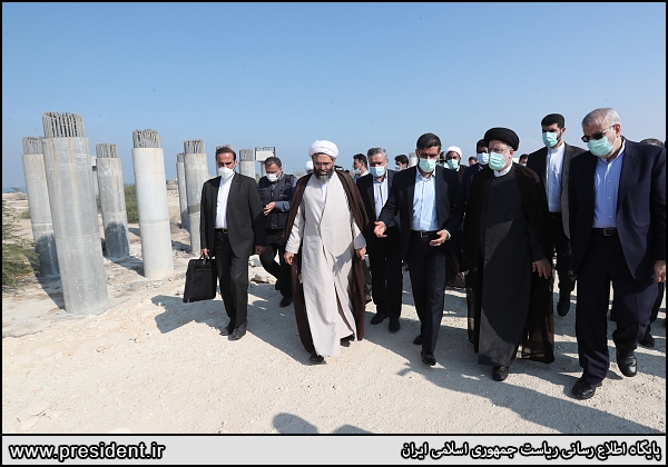 بازدید رئیسی از پروژه ملی پل خلیج فارس