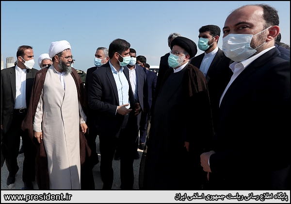بازدید رئیسی از پروژه ملی پل خلیج فارس
