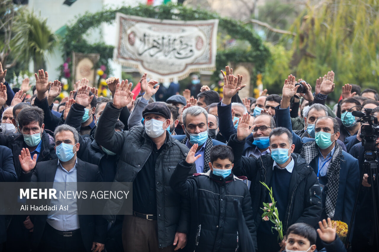 خاکسپاری دو شهید گمنام در وزارت کشور
