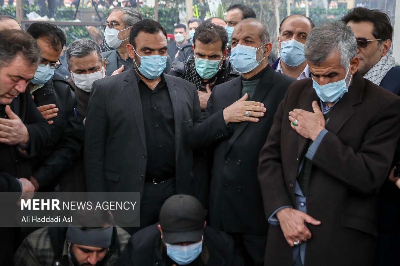 خاکسپاری دو شهید گمنام در وزارت کشور