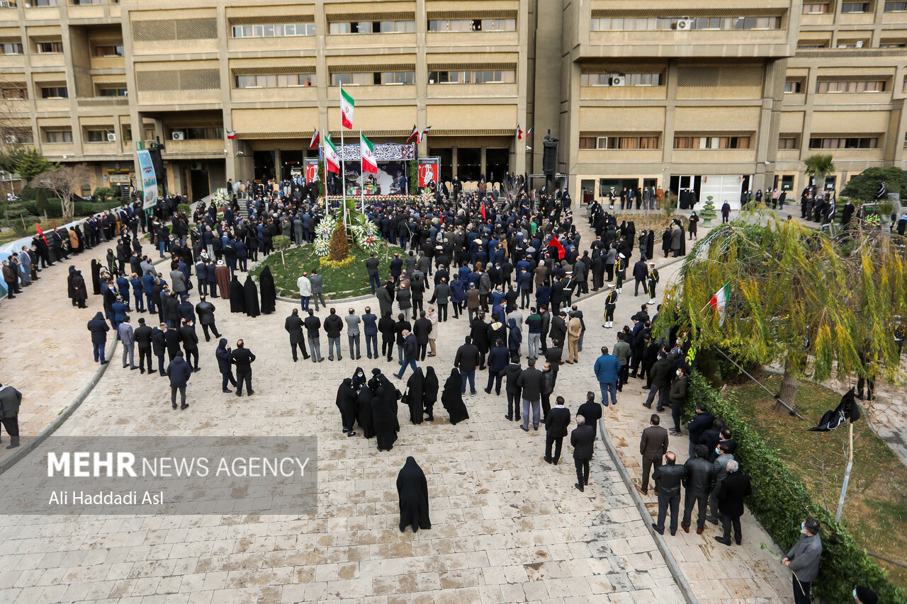 خاکسپاری دو شهید گمنام در وزارت کشور