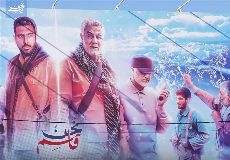 نصب دیوارنگارههایی از سردار سلیمانی در بیروت نصب دیوارنگارههایی از سردار سلیمانی در بیروت