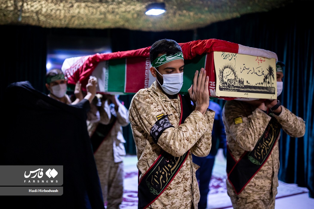 وداع با پیکر مطهر شهید محمد رستم وداع با پیکر مطهر شهید محمد رستم