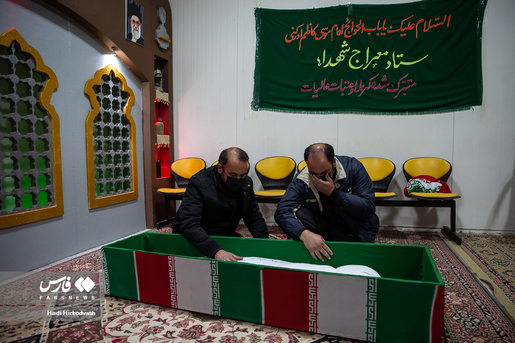 وداع با پیکر مطهر شهید محمد رستم وداع با پیکر مطهر شهید محمد رستم