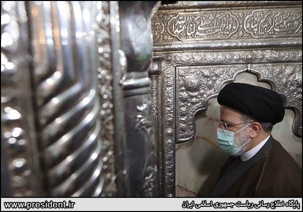 رئیسی در حرم حضرت معصومه(س)