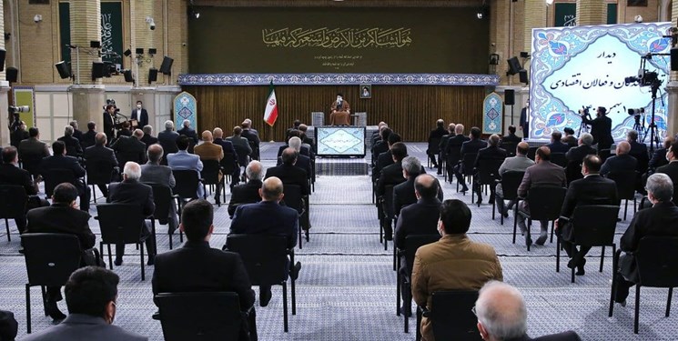 جمعی از تولیدکنندگان با رهبر انقلاب دیدار کردند جمعی از تولیدکنندگان با رهبر انقلاب دیدار کردند
