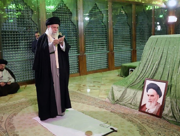 حضور رهبر معظم انقلاب در مرقدمطهر امام خمینی(ره)